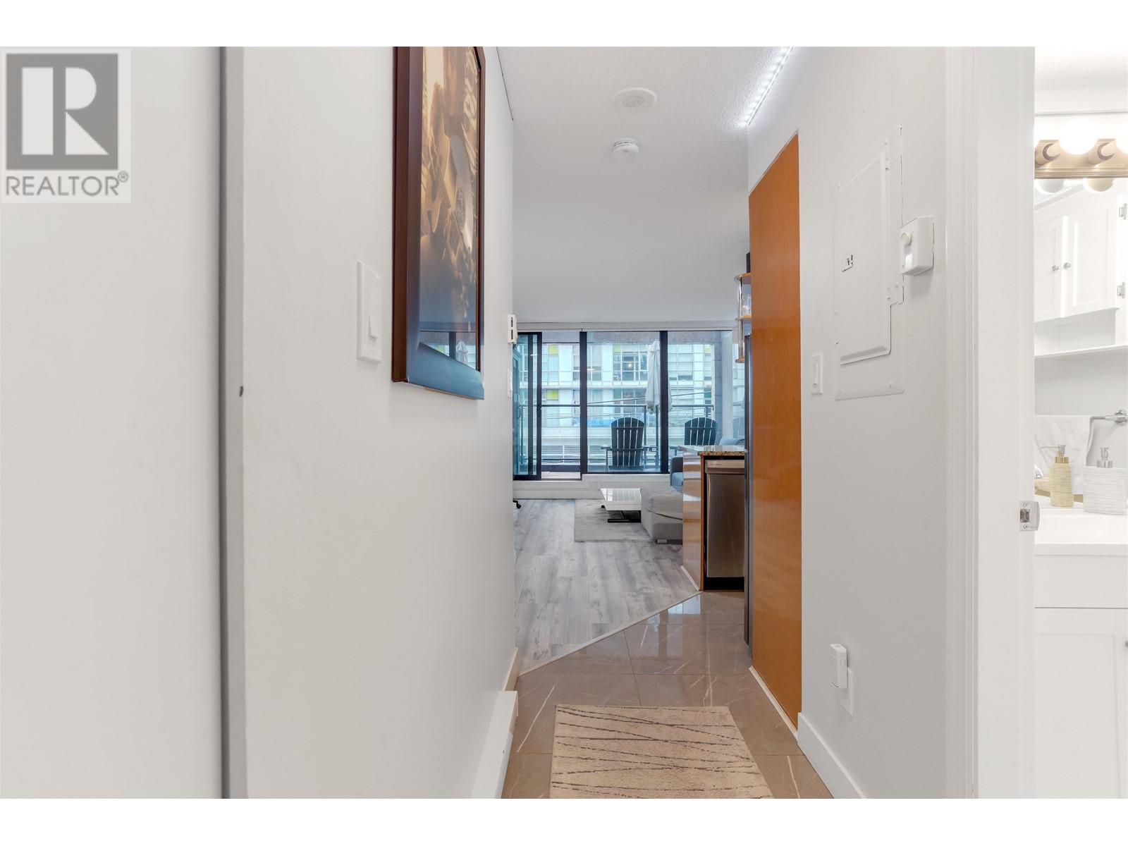 Photo 8 of 214 1189 Howe Street, Vancouver BC