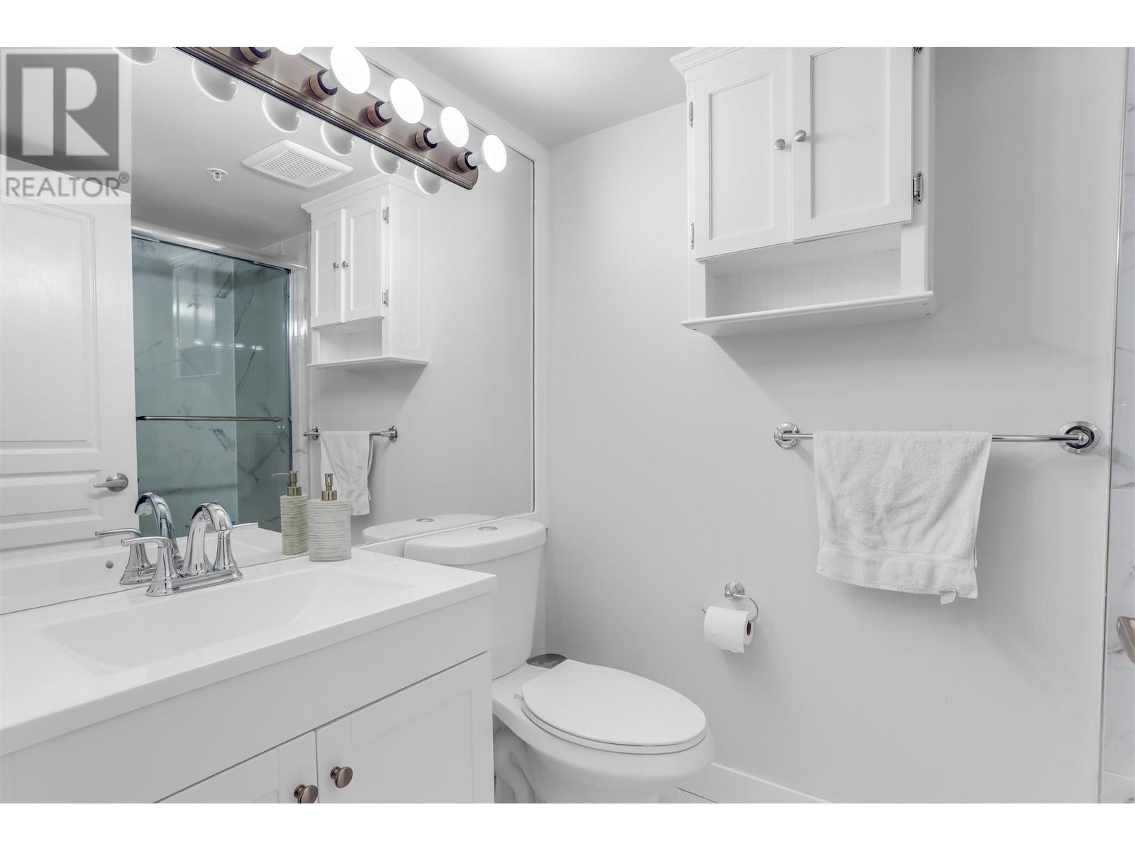 Photo 7 of 214 1189 Howe Street, Vancouver BC