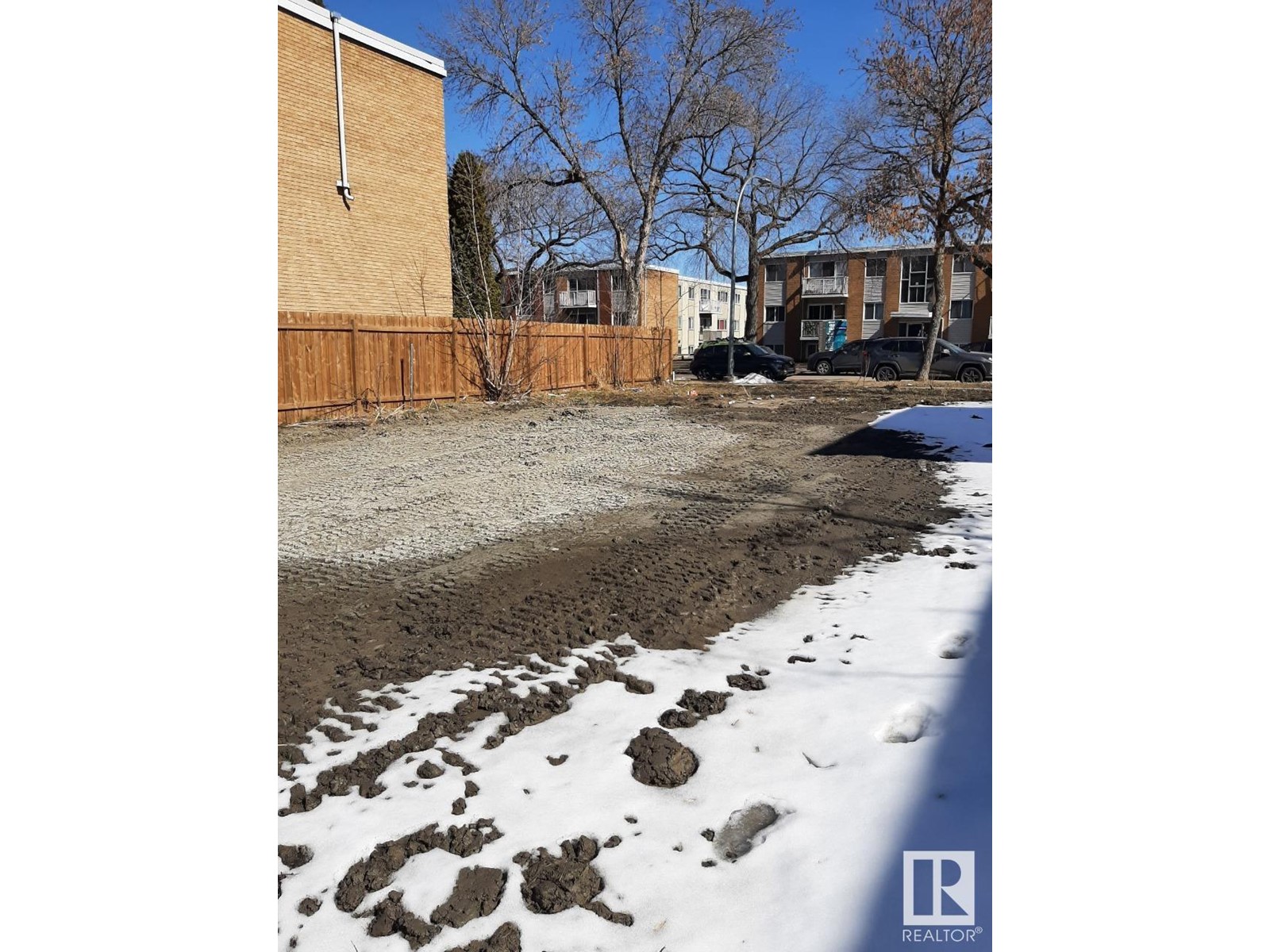 Photo 3 of 1 10618 115 St Nw, Edmonton AB