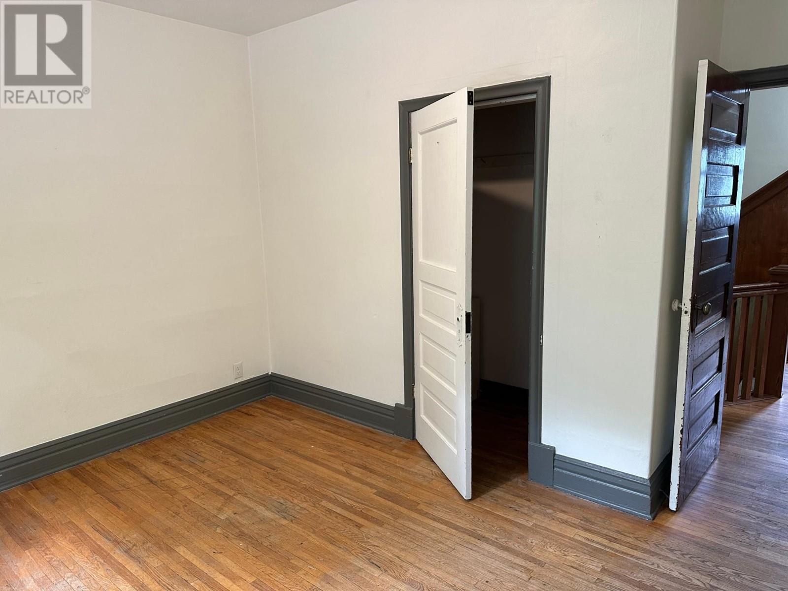 815 BAKER Street, Nelson