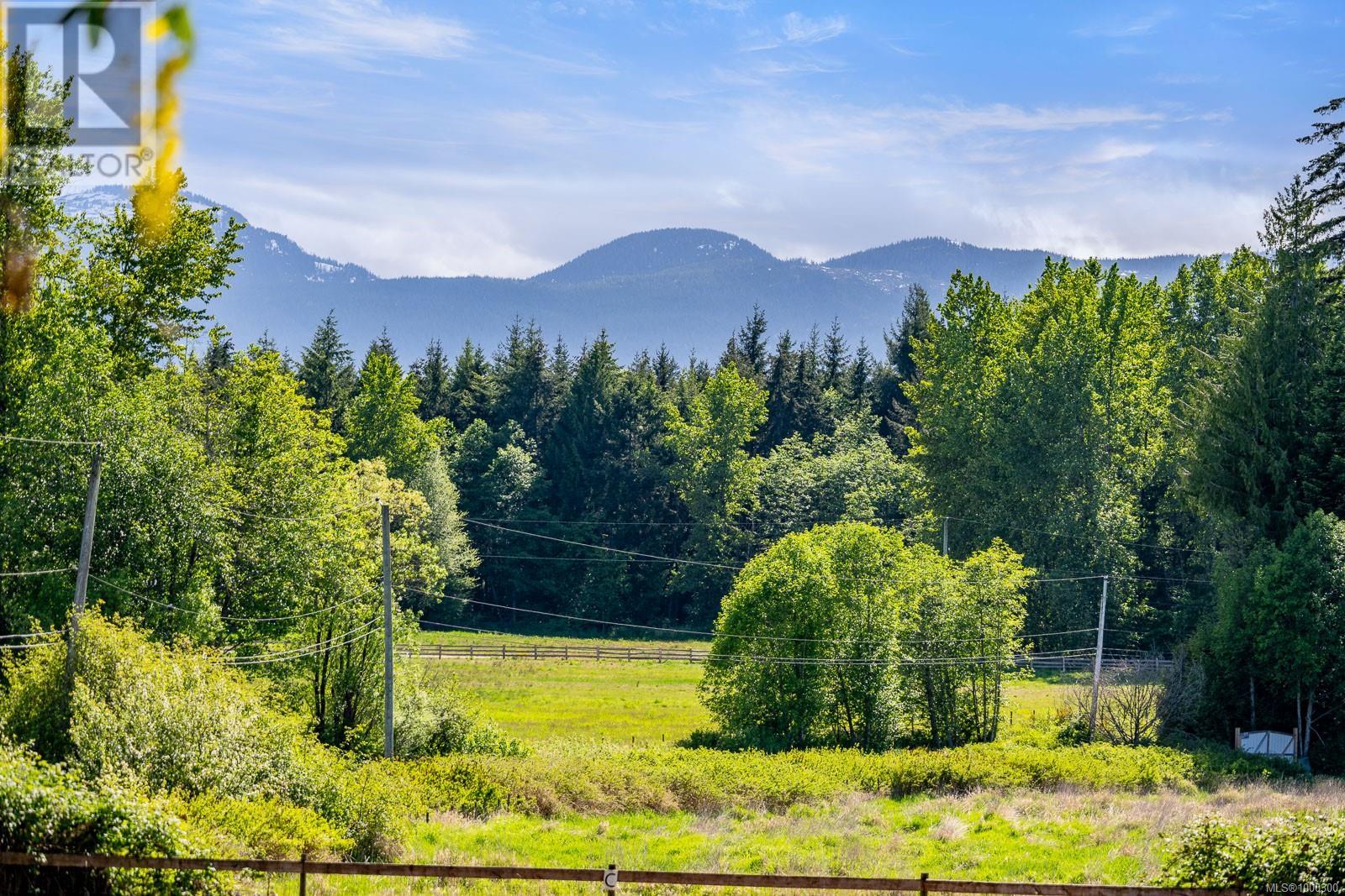 Photo 8 of 3155 Grant Rd, Courtenay BC