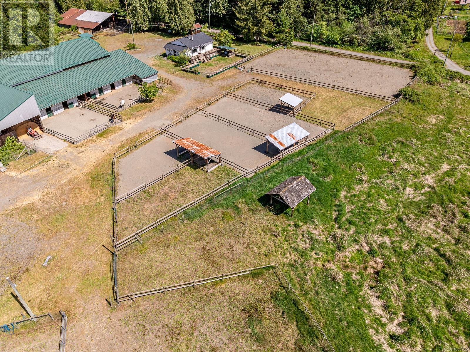 Photo 18 of 3155 Grant Rd, Courtenay BC
