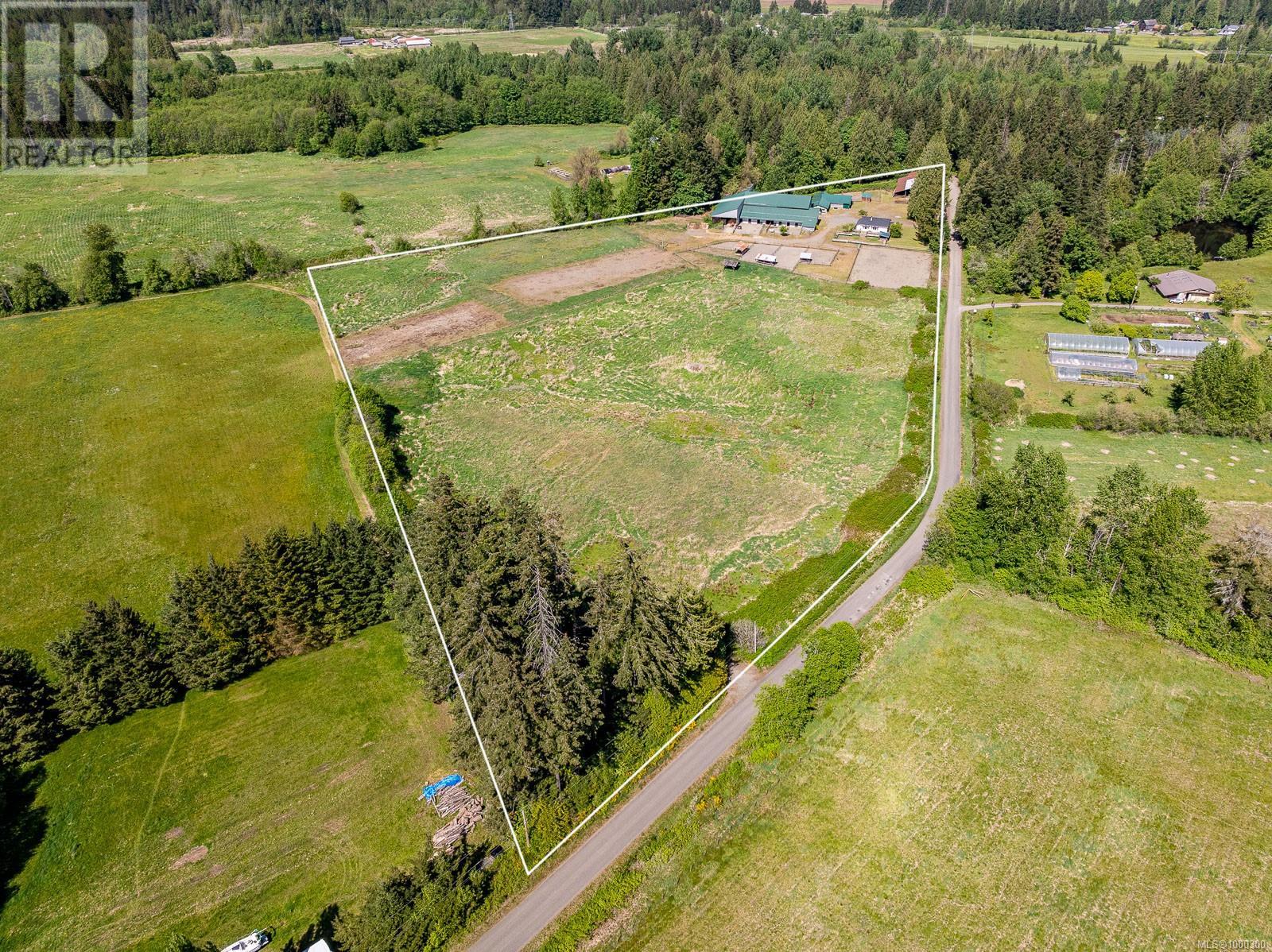 Photo 7 of 3155 Grant Rd, Courtenay BC