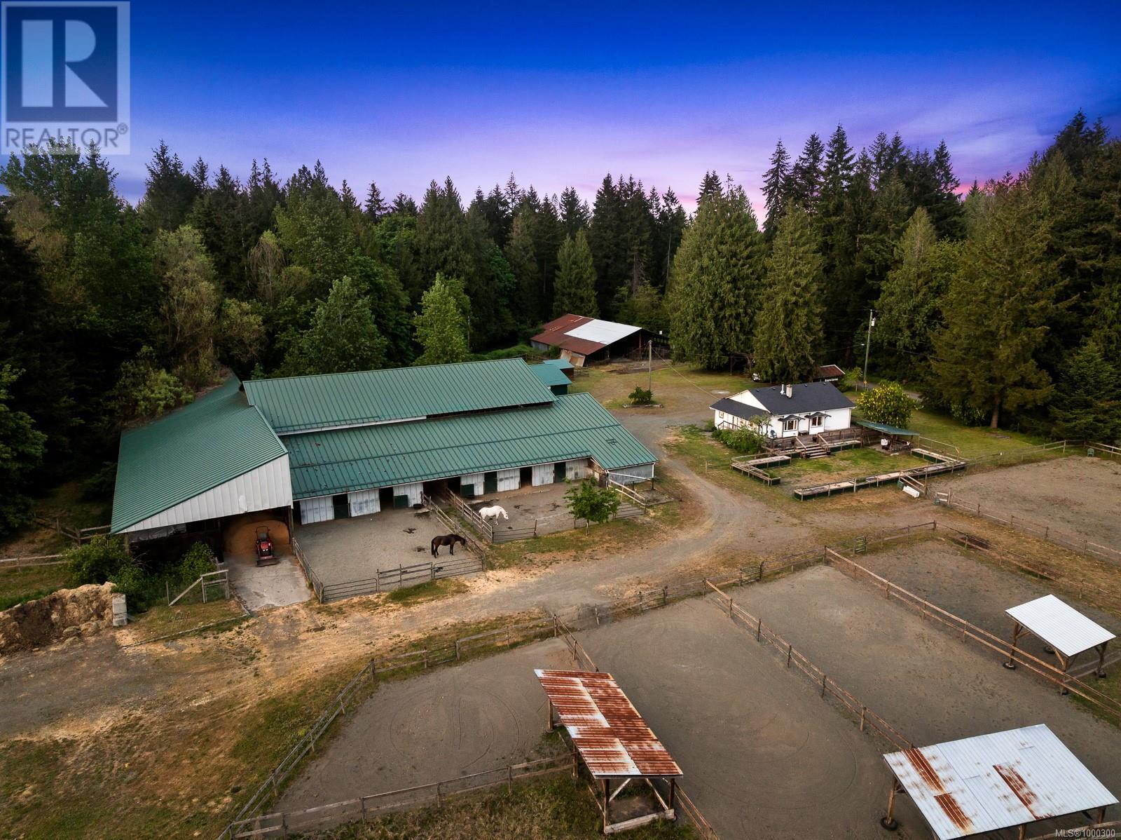 Photo 25 of 3155 Grant Rd, Courtenay BC