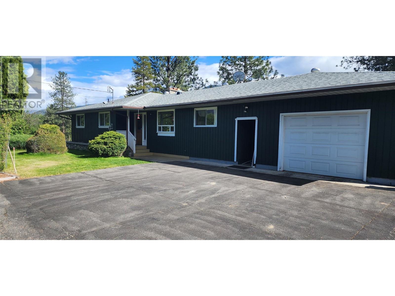 3250 Hall Frontage Road, Grand Forks