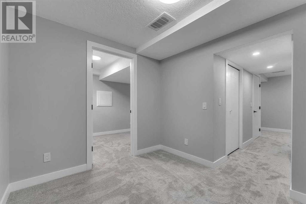 Single Family House for Sale in   Pensacola Crescent SE Penbrooke Meadows Calgary 