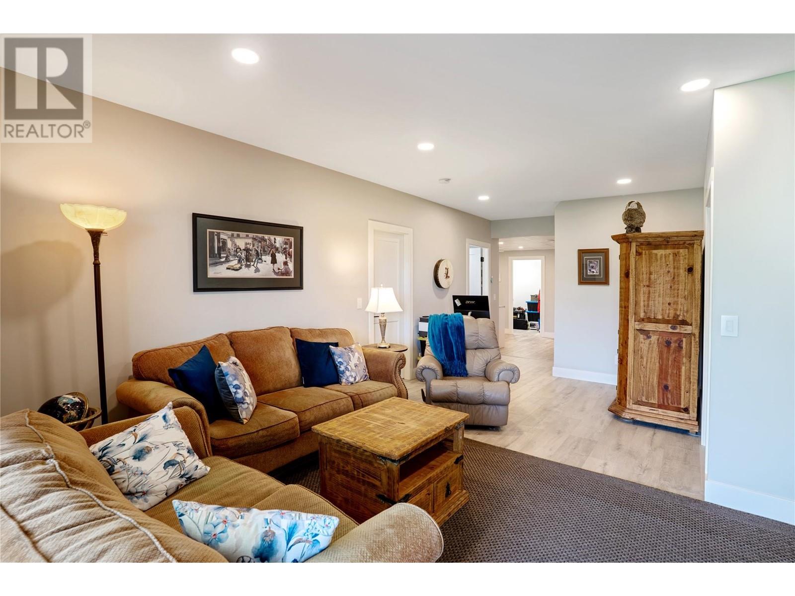  417 Carnoustie Drive, Kelowna