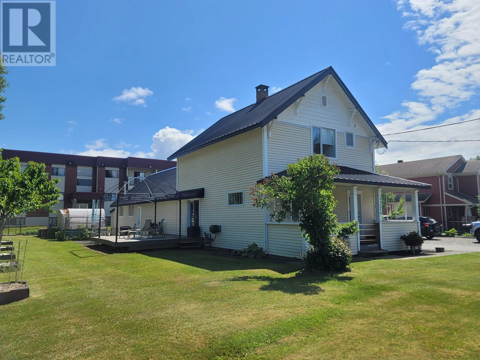 3324 KENNEY STREET, Terrace