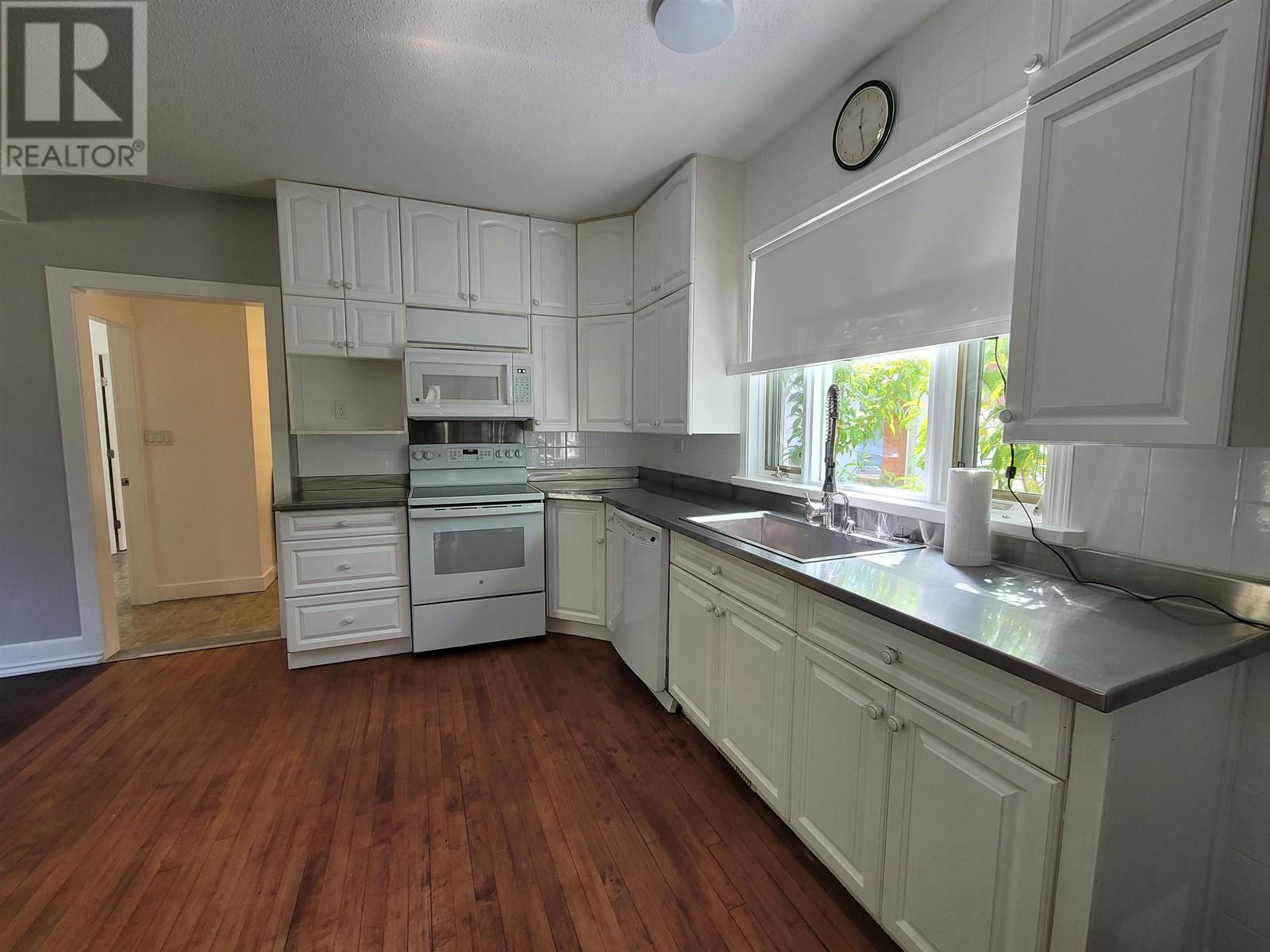 3324 KENNEY STREET, Terrace