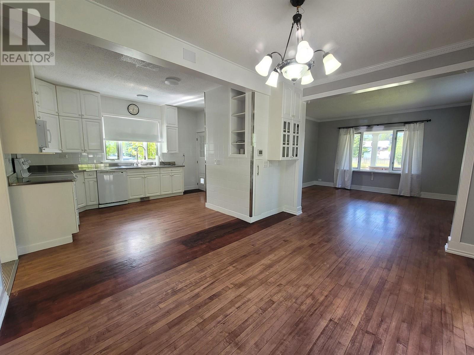 3324 KENNEY STREET, Terrace