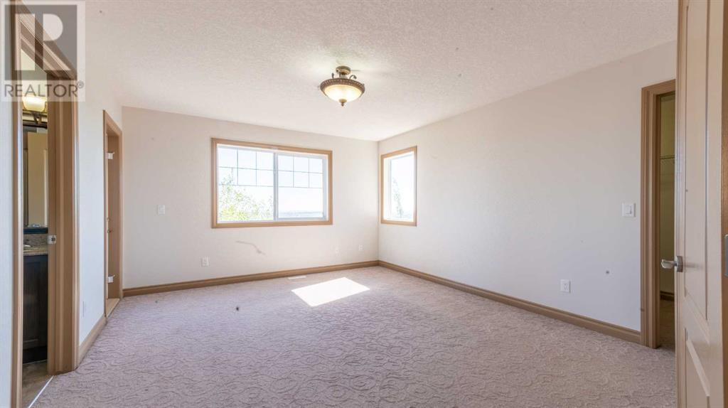 Single Family House for Sale in  Sherwood Rise NW Sherwood Calgary 
