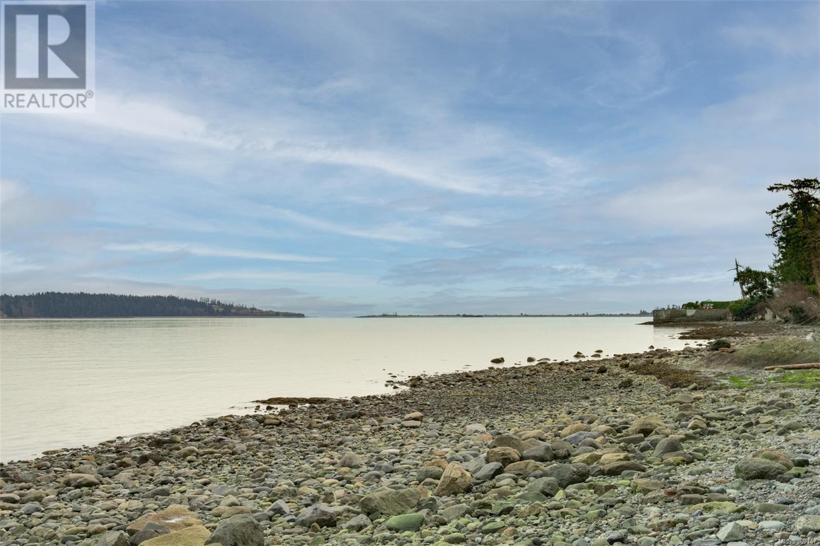  8441 Lochside Drive, Central Saanich