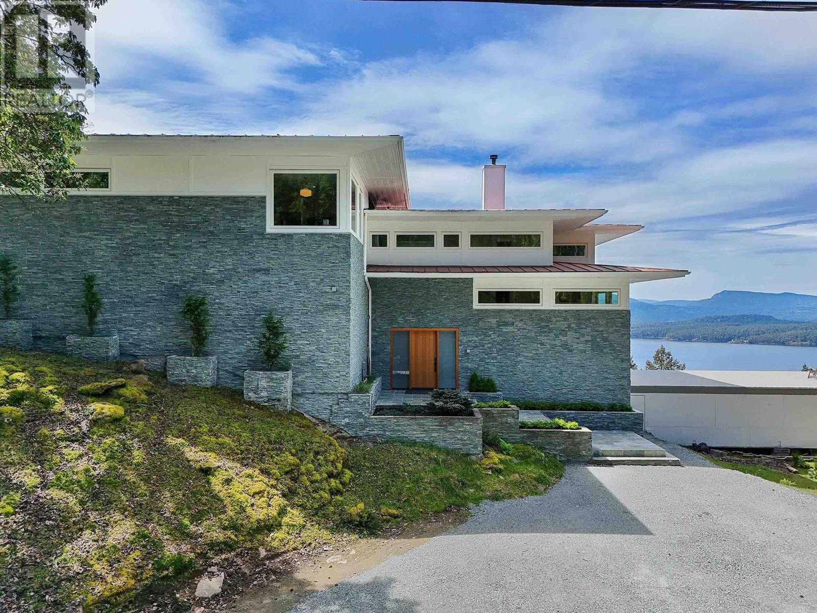 356 EAST WEST ROAD, Mayne Island