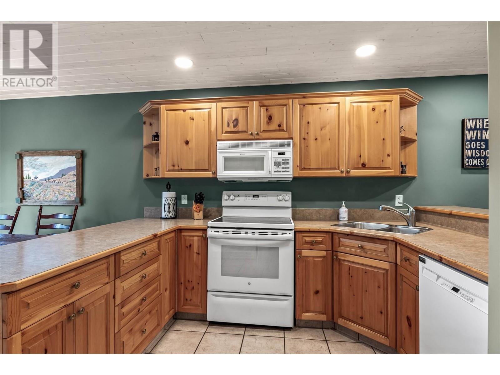 3320 Village Place Unit# 14, Sun Peaks
