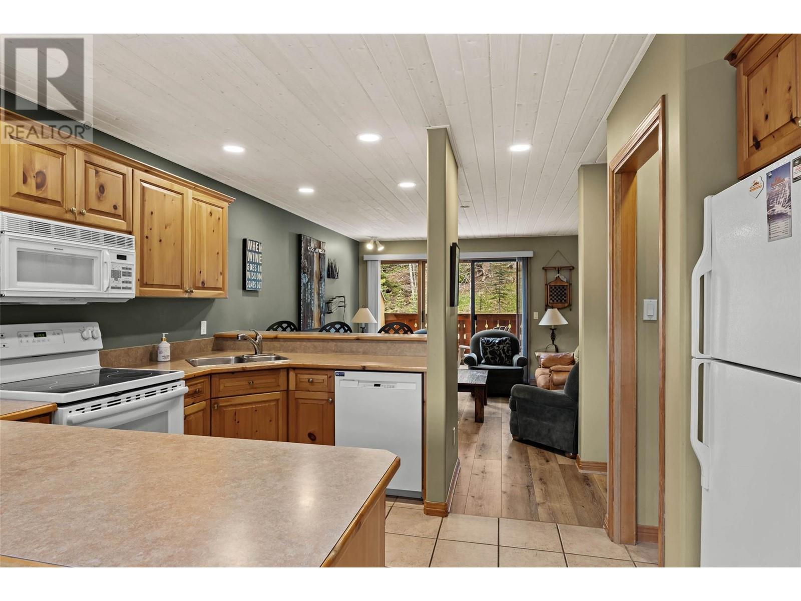3320 Village Place Unit# 14, Sun Peaks