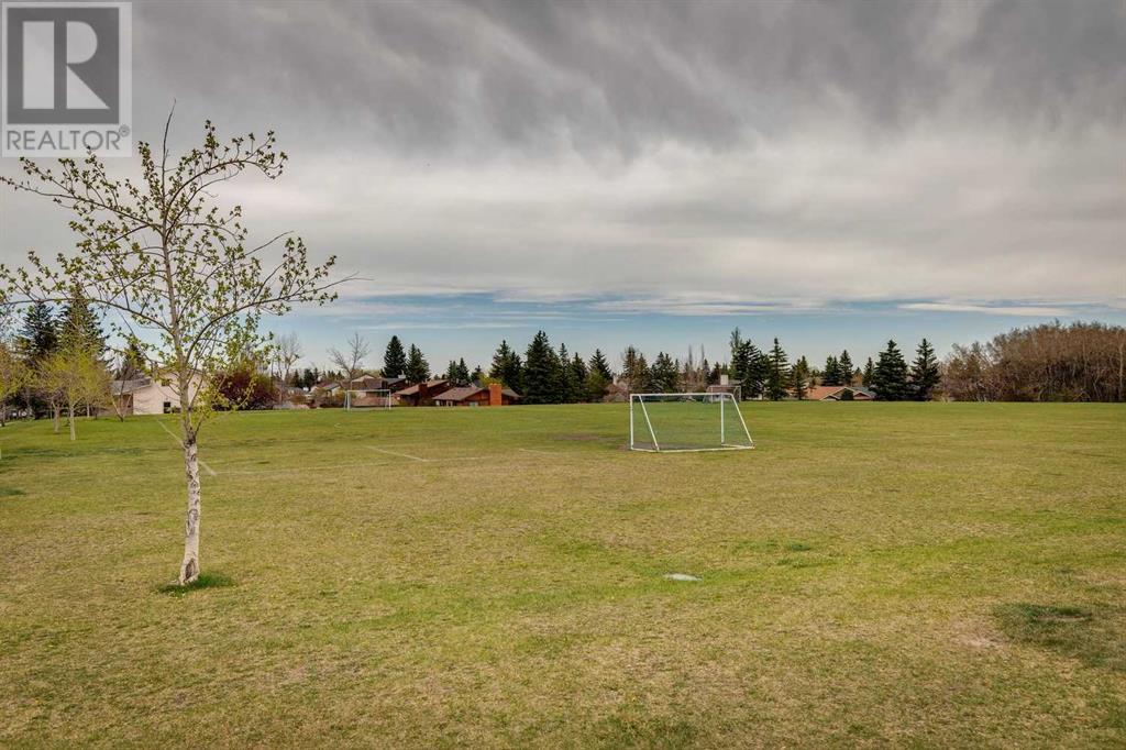 Single Family House 4 Level for Sale in  Woodglen Way SW Woodbine Calgary 