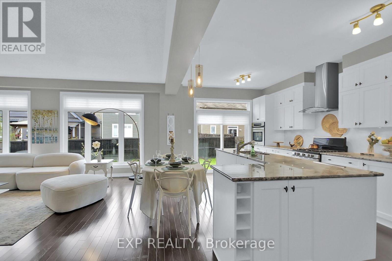 Photo 13 of 132 Gracewood Crescent, Ottawa ON