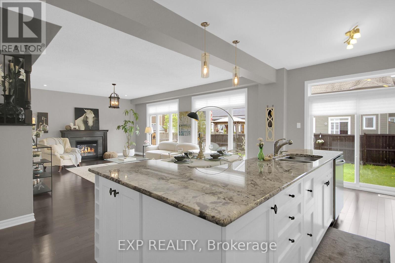 Photo 14 of 132 Gracewood Crescent, Ottawa ON