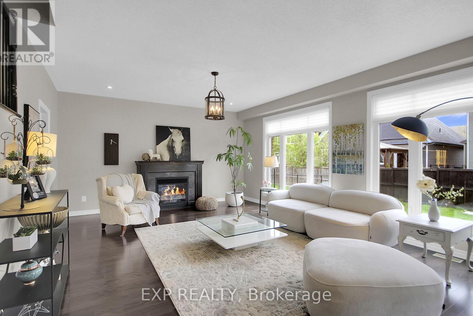 Photo 16 of 132 Gracewood Crescent, Ottawa ON
