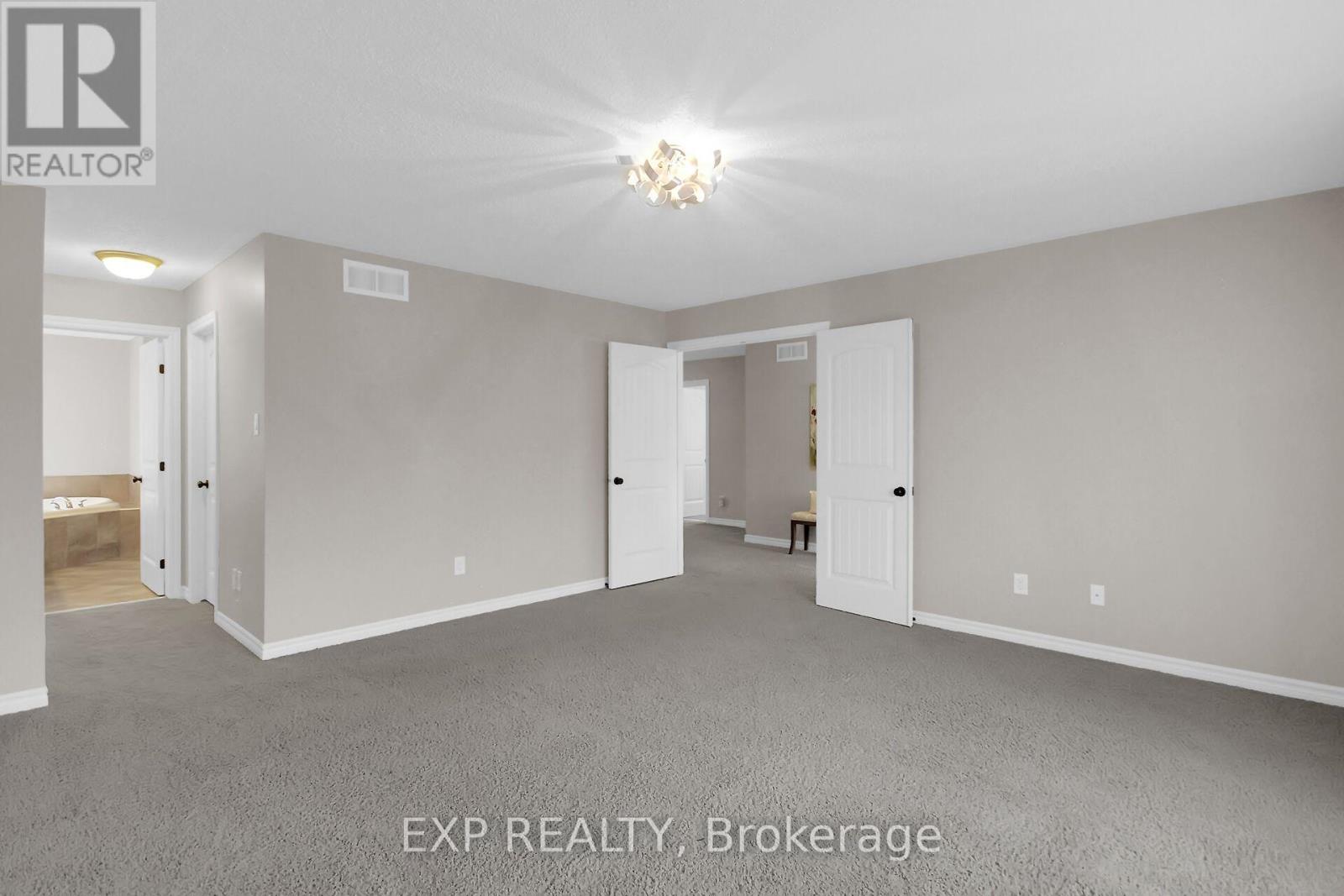Photo 27 of 132 Gracewood Crescent, Ottawa ON