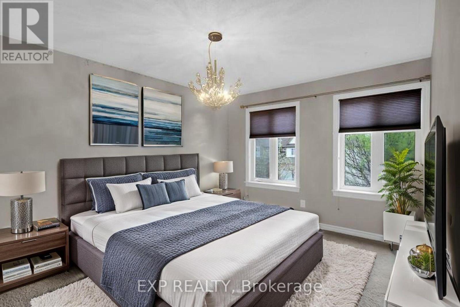 Photo 31 of 132 Gracewood Crescent, Ottawa ON