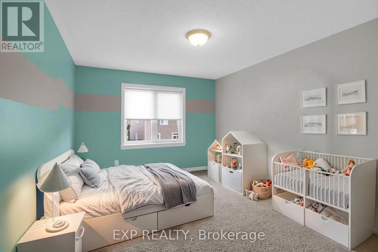 Photo 33 of 132 Gracewood Crescent, Ottawa ON