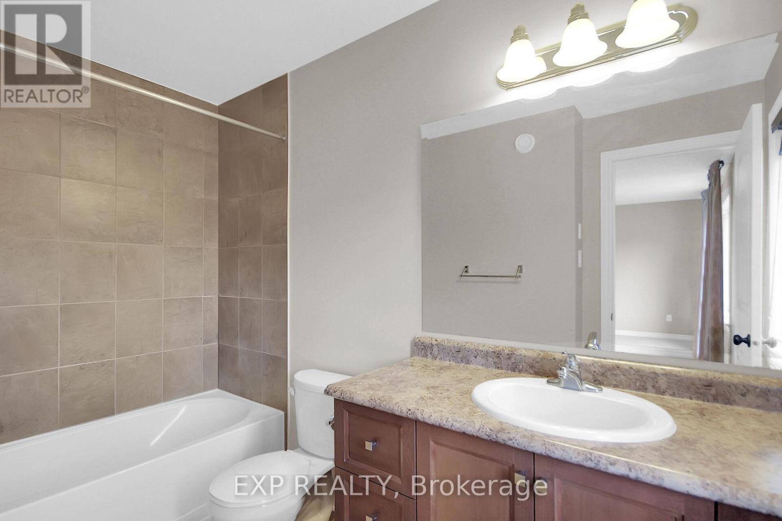 Photo 38 of 132 Gracewood Crescent, Ottawa ON