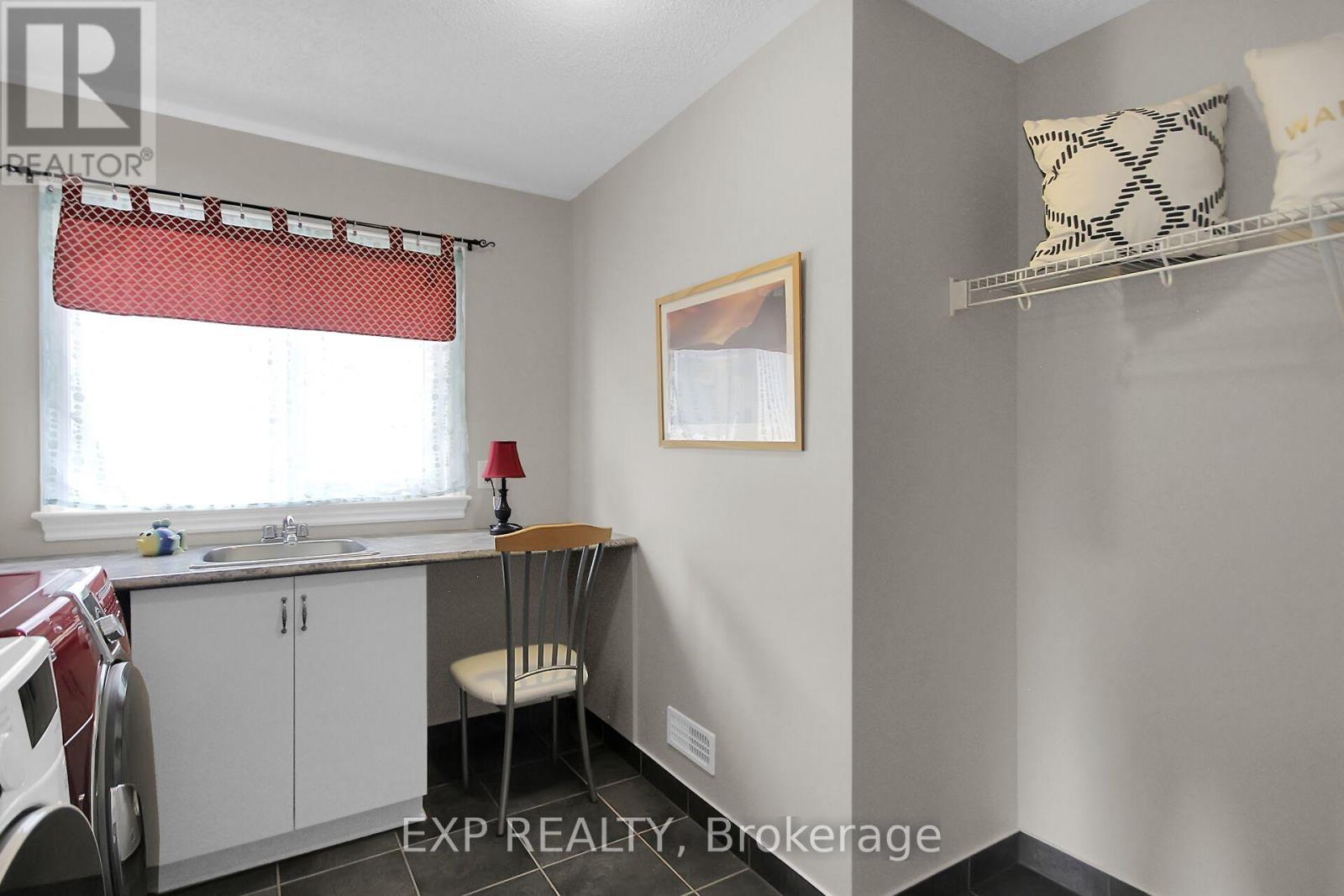 Photo 39 of 132 Gracewood Crescent, Ottawa ON