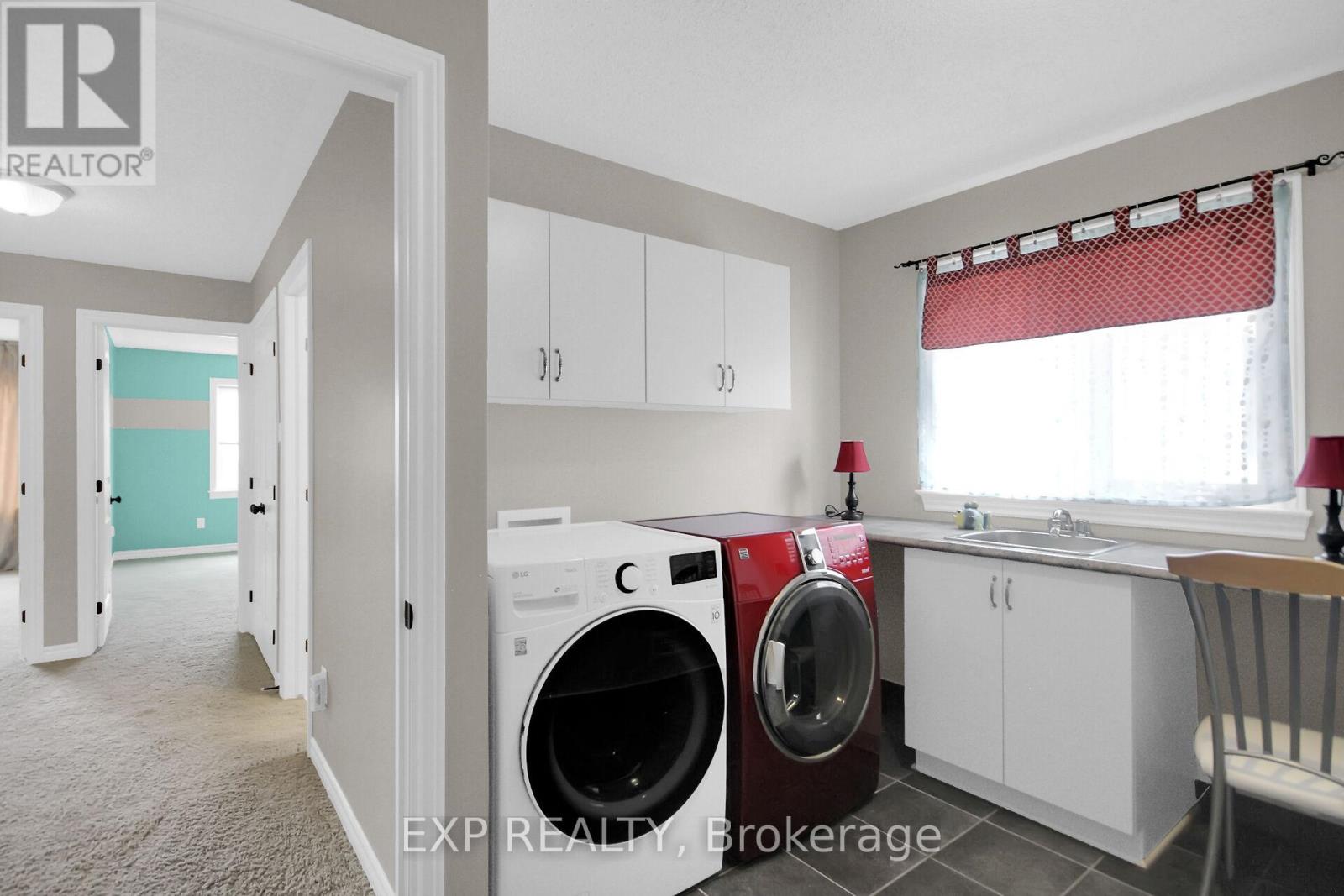 Photo 40 of 132 Gracewood Crescent, Ottawa ON