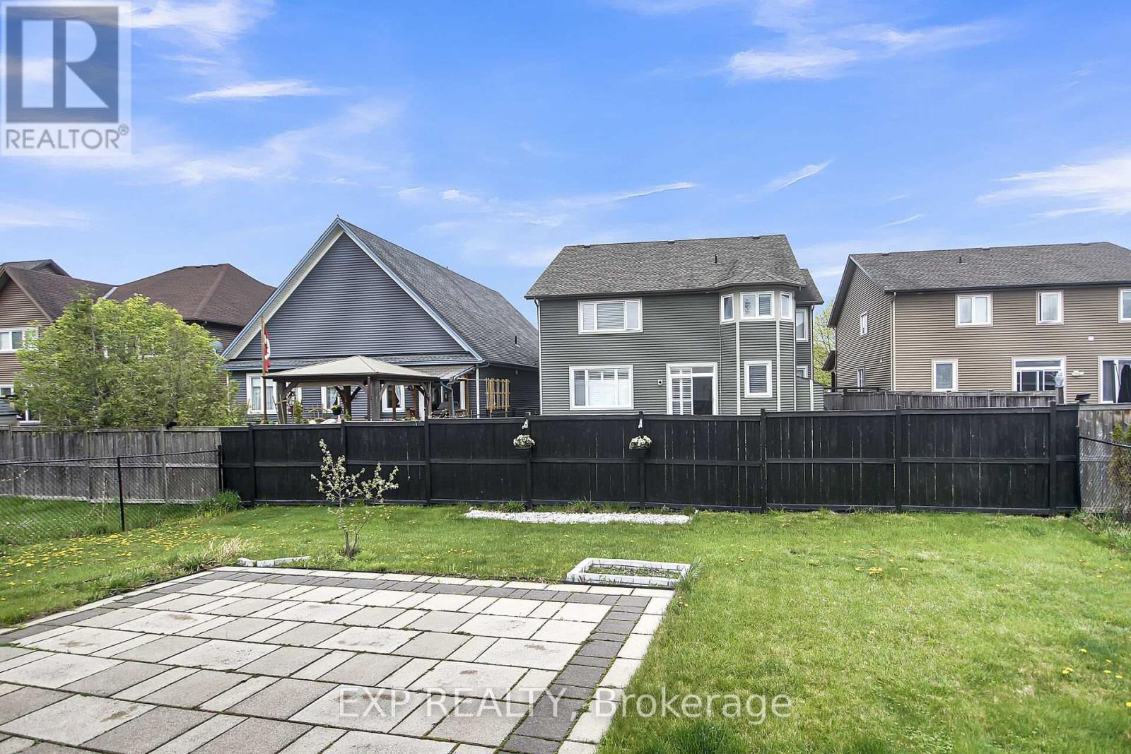 Photo 43 of 132 Gracewood Crescent, Ottawa ON