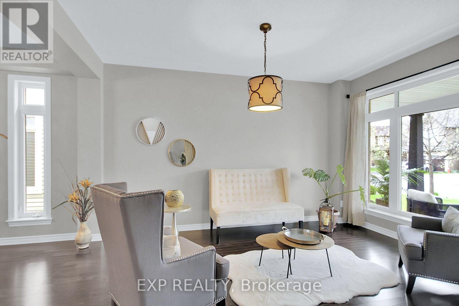 Photo 7 of 132 Gracewood Crescent, Ottawa ON