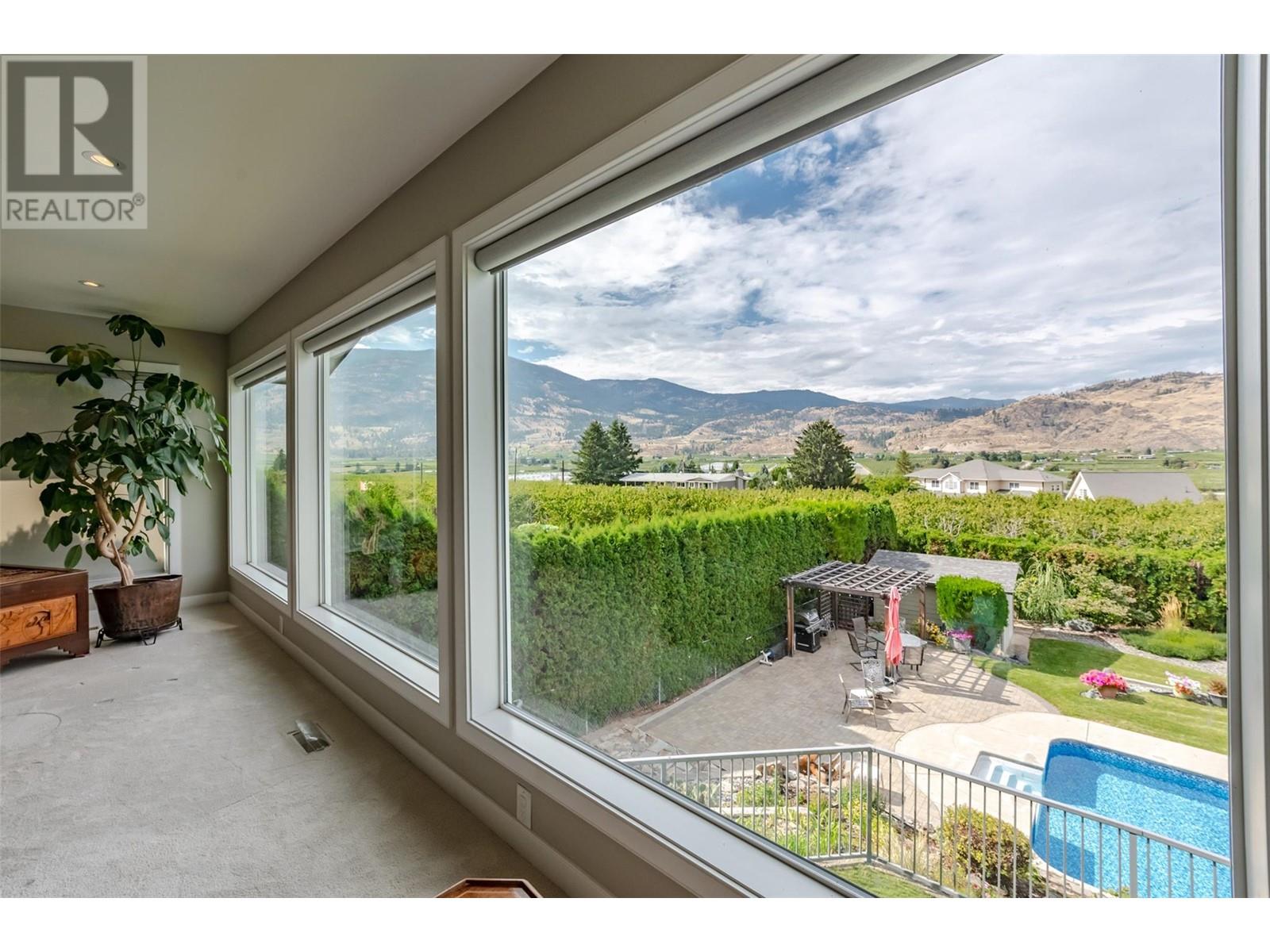 5614 Yarrow Street, Oliver