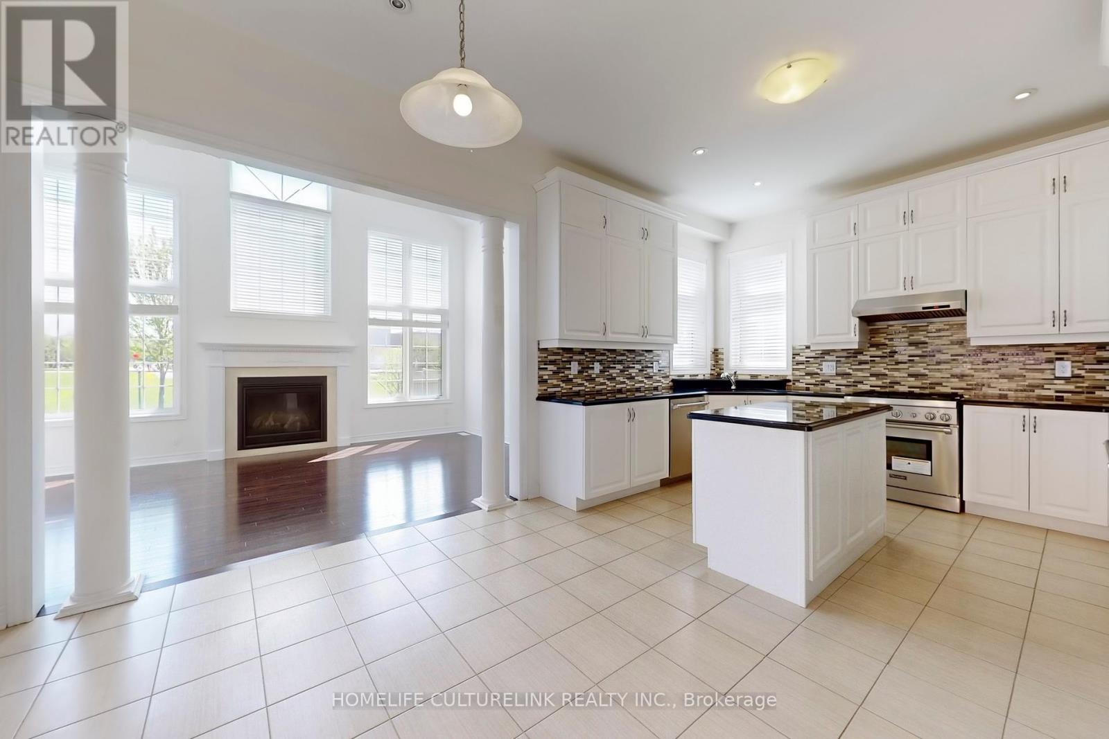 Photo 1 of 91 Chaiwood Court, Vaughan ON