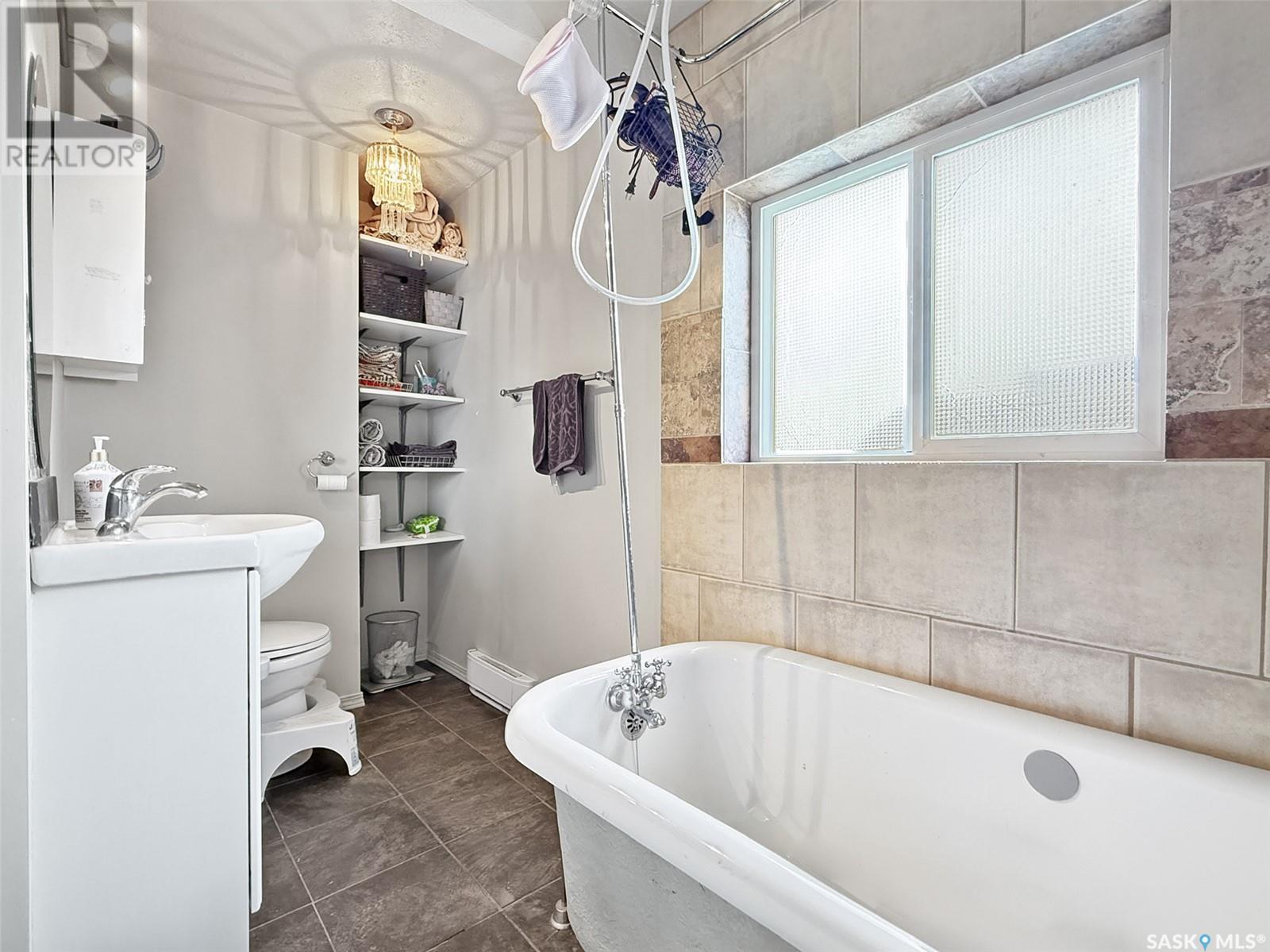 Photo 13 of 800 Railway Avenue, Webb SK