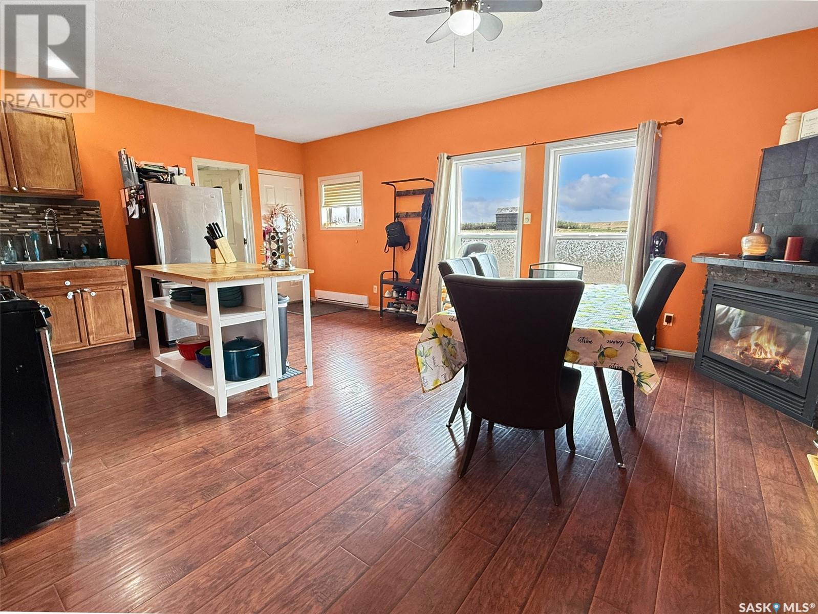 Photo 8 of 800 Railway Avenue, Webb SK