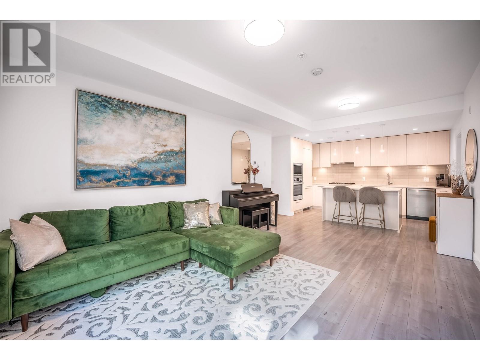 136 2035 GLENAIRE DRIVE, North Vancouver