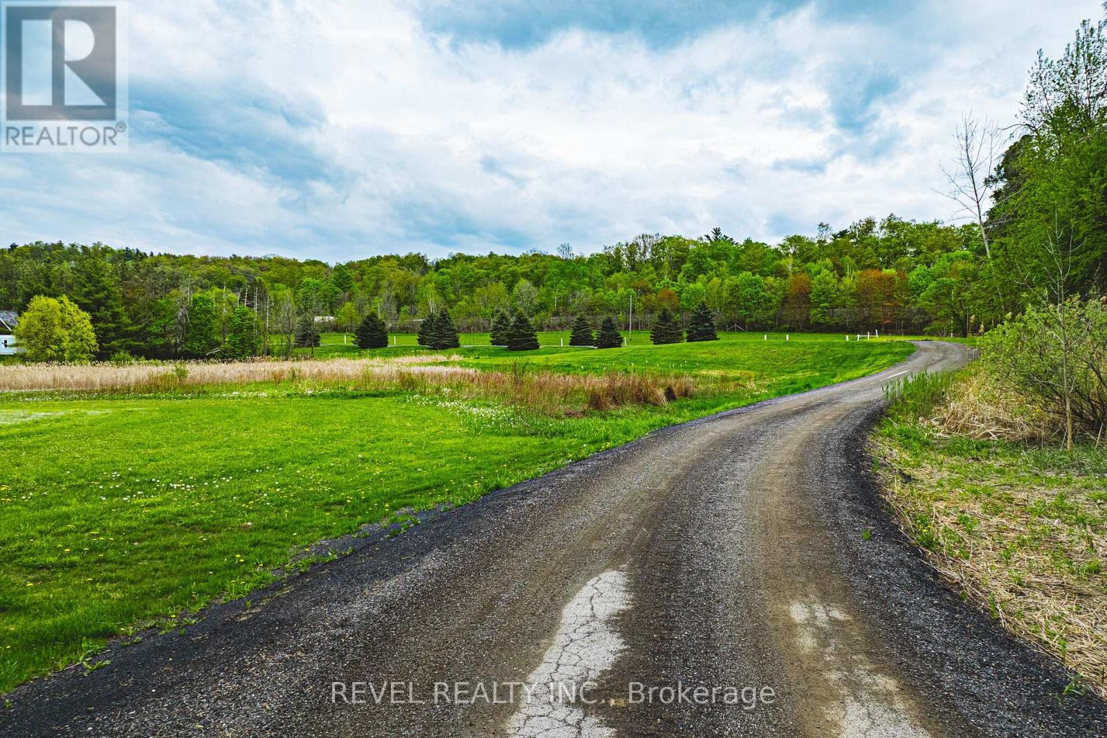 Photo 41 of 8546 Appleby Line, Milton ON