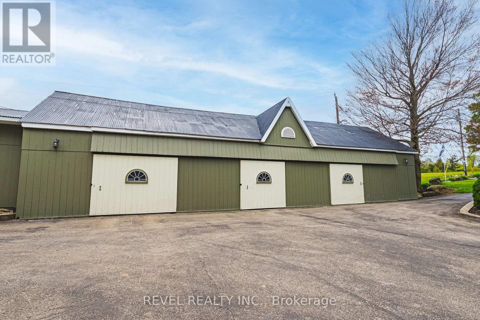 8546 APPLEBY LINE - 9