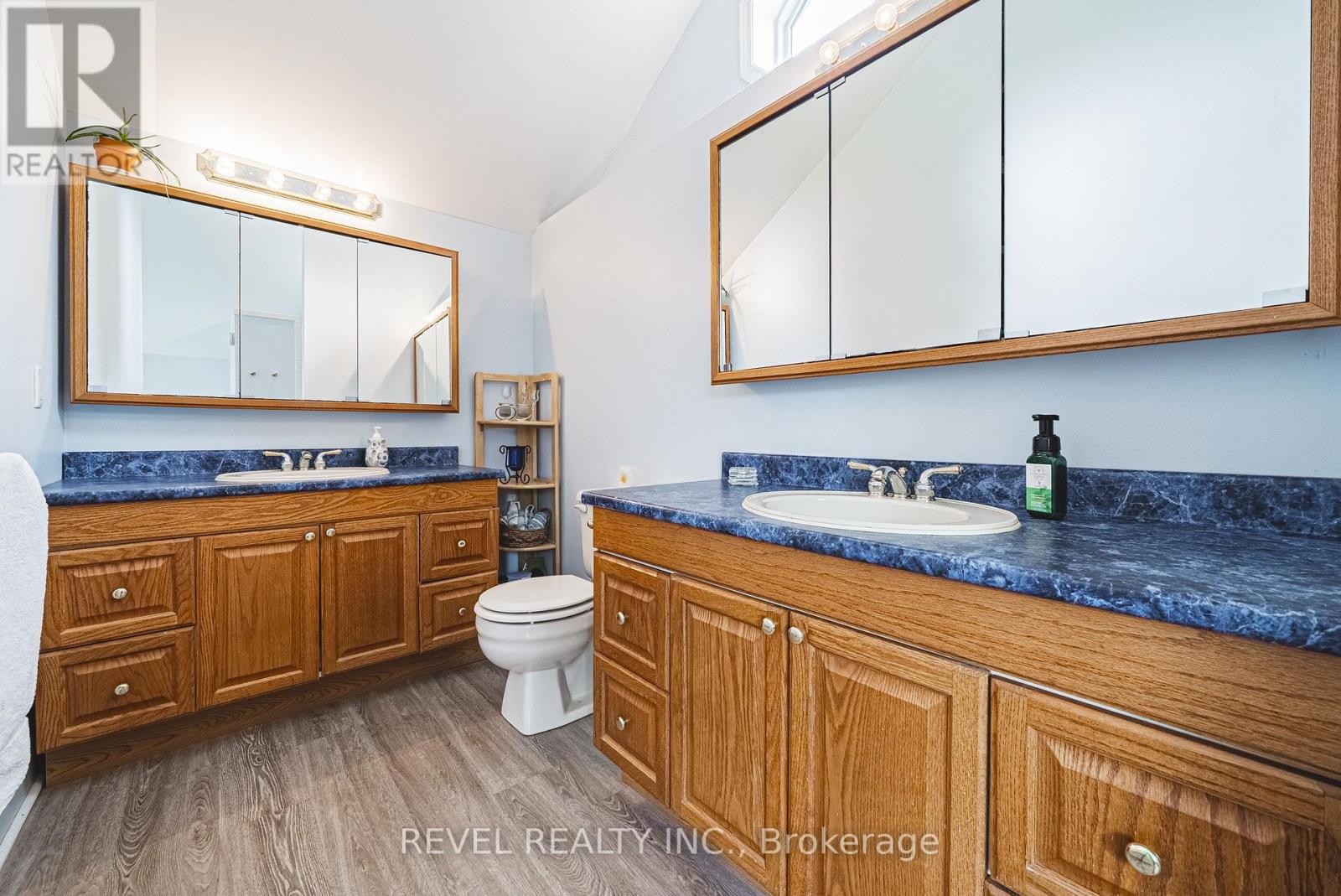 8546 APPLEBY LINE - 31
