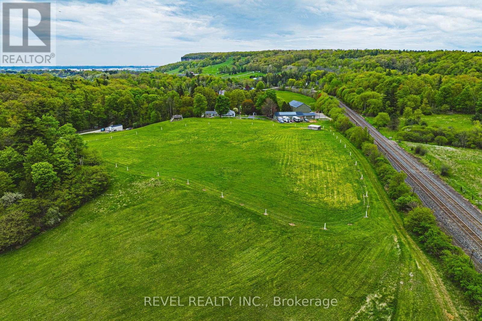 Photo 11 of 8546 Appleby Line, Milton ON