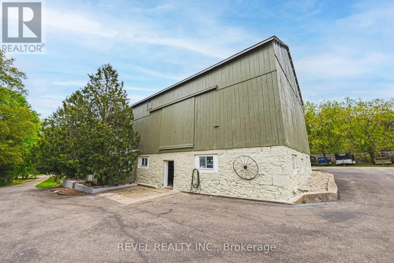 8546 APPLEBY LINE - 7