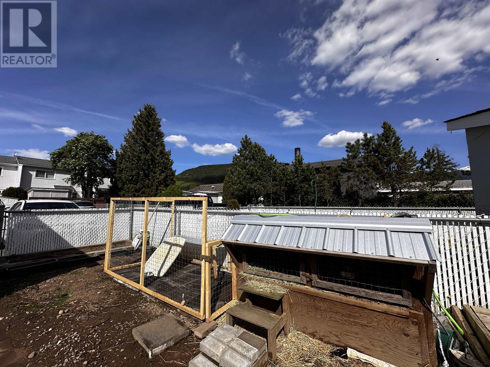 #2-4632 DAVIS Avenue, Terrace