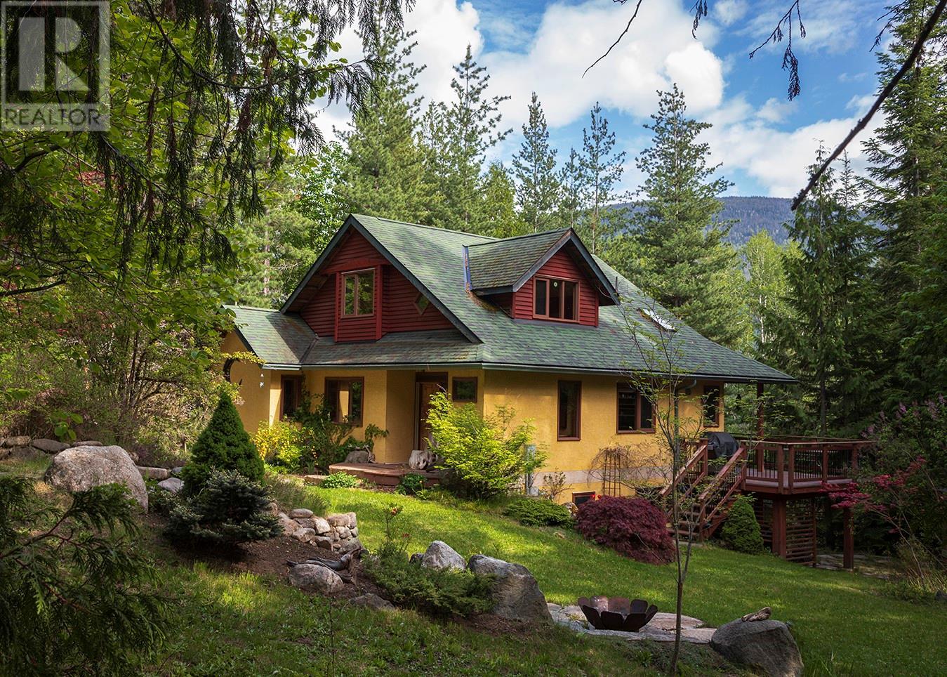 Photo 4 of 3230 The Middle Road, Nelson BC