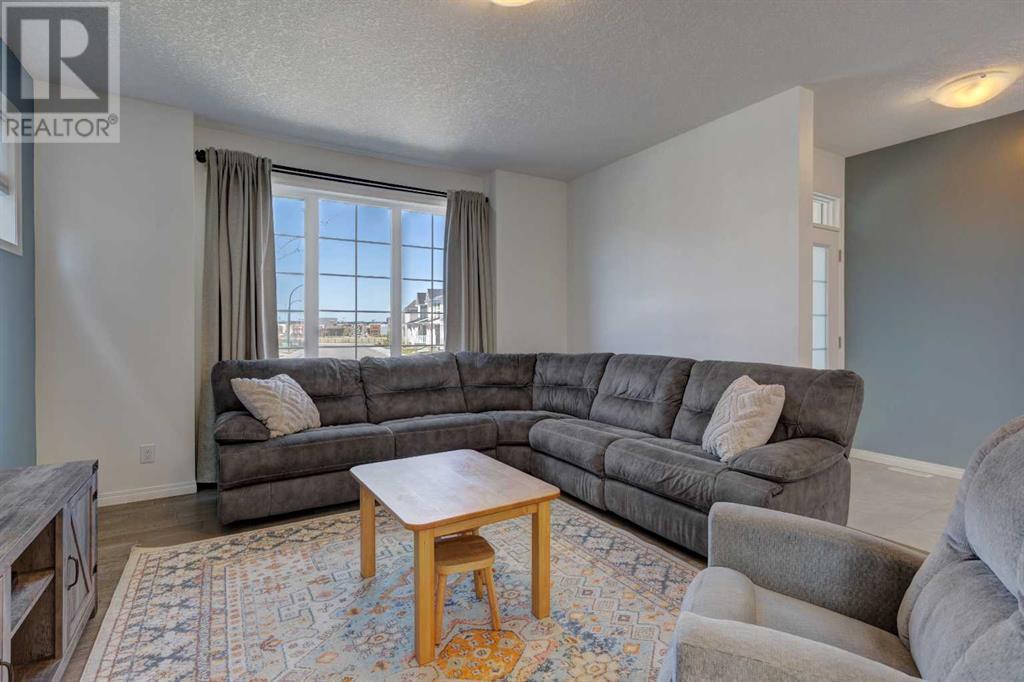 Single Family House for Sale in  Yorkville Manor SW Yorkville Calgary 