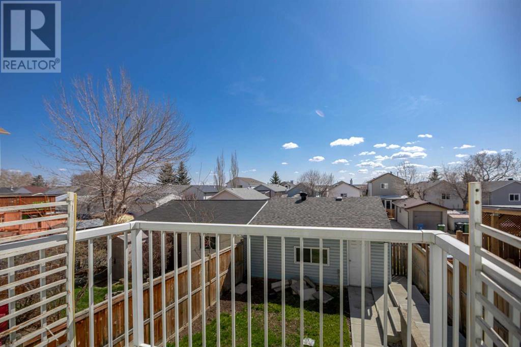 Single Family House for Sale in  Hunterhorn Drive NE Huntington Hills Calgary 