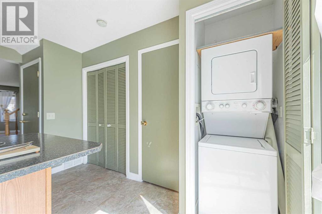 Single Family House for Sale in  Hunterhorn Drive NE Huntington Hills Calgary 