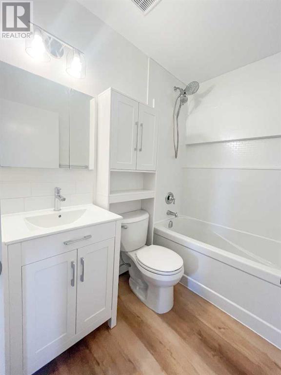 Single Family House for Sale in  Stanley Avenue SW Elboya Calgary 