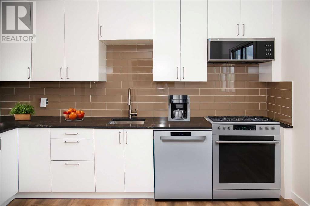 Single Family House for Sale in  Stanley Avenue SW Elboya Calgary 