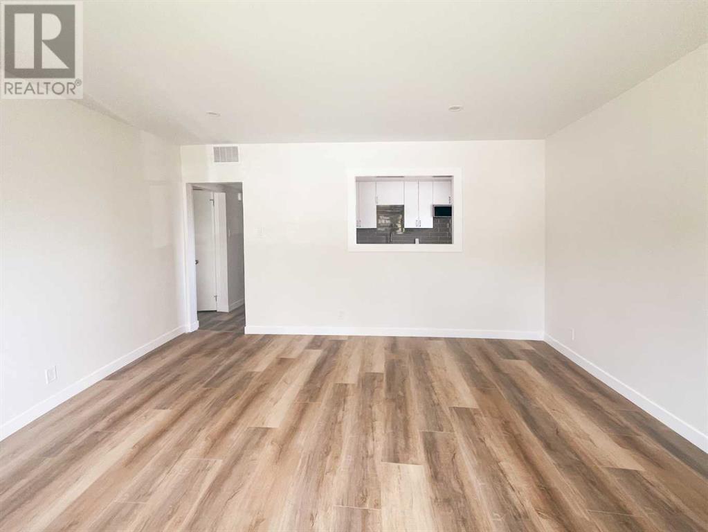 Single Family House for Sale in  Stanley Avenue SW Elboya Calgary 