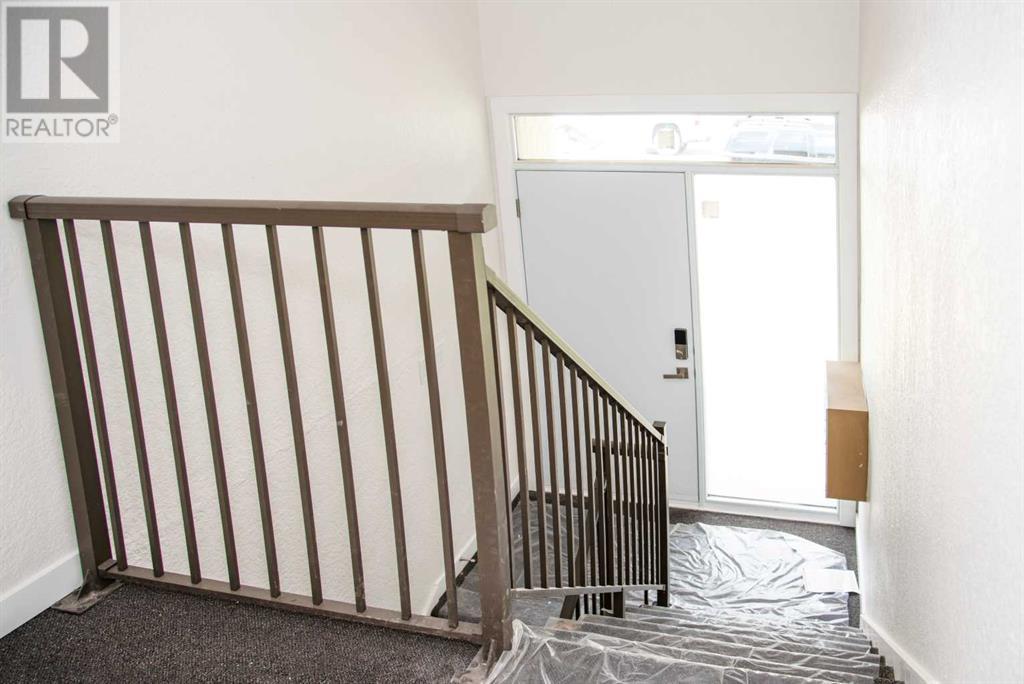 Single Family House for Sale in  Stanley Avenue SW Elboya Calgary 